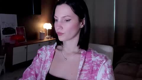 Adele Shine online show from November 21, 2025, 8:57 am