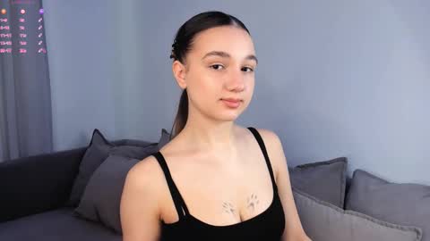 adelexx_zll online show from February 20, 2026, 5:15 am