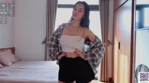 Adelia online show from October 31, 2025, 1:06 am