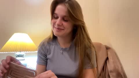 Snapshot of adeliaebbers chatting on November 25, 2025, 2:39 pm Katherine online show from November 25, 2025, 2:39 pm