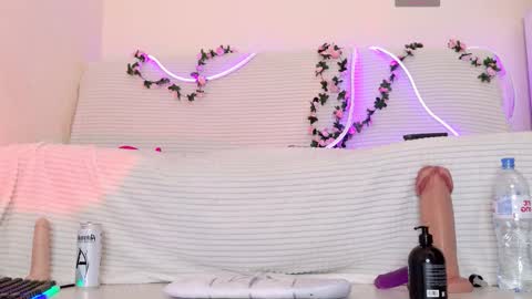 Snapshot of adelika_rose chatting on February 28, 2026, 8:43 pm Adelika online show from February 28, 2026, 8:43 pm