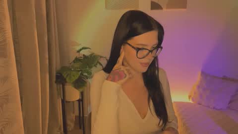 Adelinaacute online show from October 19, 2025, 8:53 pm