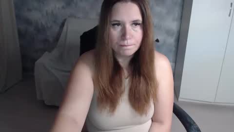 adelinalawson online show from November 25, 2025, 10:26 am