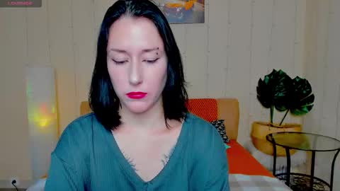 Adel online show from September 18, 2025, 2:35 am