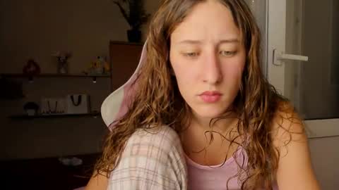 Adell online show from September 13, 2025, 9:36 pm