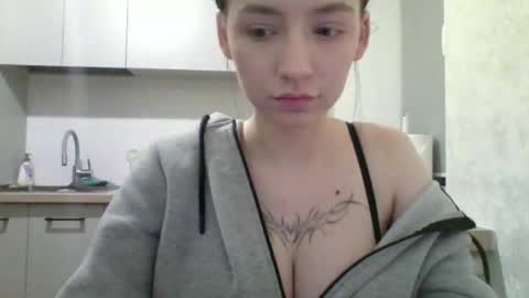 adelya_meow online show from October 19, 2025, 9:26 pm