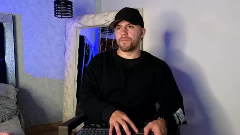 Ades online show from October 6, 2025, 11:51 am