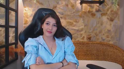 Adhara Hamilton  online show from September 12, 2025, 7:14 pm