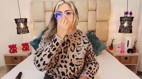 AdharaSmithh online show from February 24, 2025, 9:31 pm