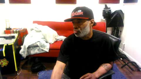 adick_ting online show from May 1, 2026, 9:03 am