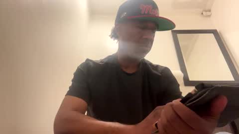 adick_ting online show from May 4, 2026, 11:06 am