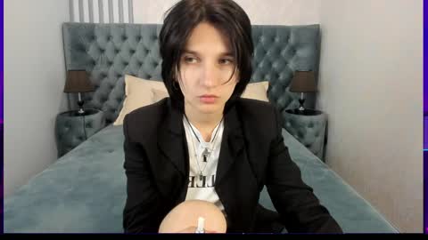 Snapshot of adonbev chatting on May 20, 2026, 7:03 am adonbev online show from May 20, 2026, 7:03 am