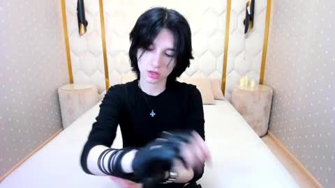 Snapshot of adonbev chatting on May 21, 2026, 5:14 am adonbev online show from May 21, 2026, 5:14 am