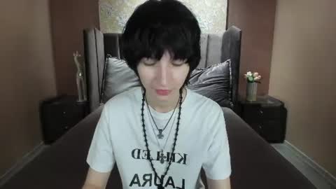 Snapshot of adonbev chatting on June 14, 2026, 5:09 am adonbev online show from June 14, 2026, 5:09 am