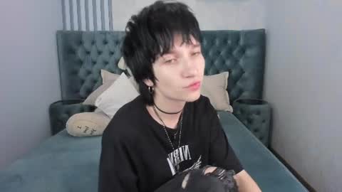 Snapshot of adonbev chatting on July 16, 2026, 6:19 am adonbev online show from July 16, 2026, 6:19 am