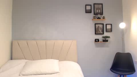 Adonis online show from September 17, 2025, 3:41 am