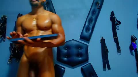 adonisdios online show from May 11, 2026, 4:04 pm