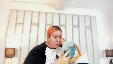 ANDREA PEREZ online show from October 18, 2025, 11:44 am