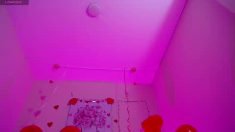 Adri  online show from February 22, 2025, 6:06 am