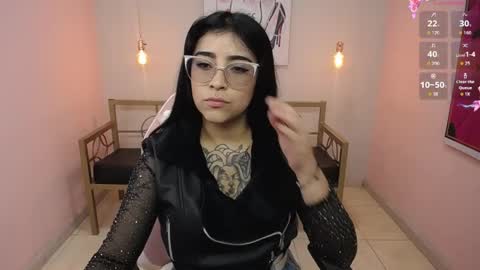 Adri  online show from May 28, 2026, 11:40 am