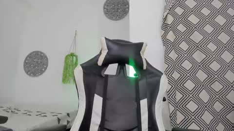 Snapshot of adri_sexboy229 chatting on October 19, 2025, 5:41 am adri_sexboy229 online show from October 19, 2025, 5:41 am