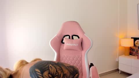 Adriana online show from September 21, 2025, 12:18 pm