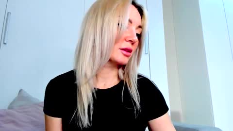 Adriana online show from February 20, 2026, 3:23 pm