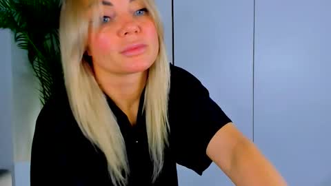 Adriana online show from March 26, 2026, 3:06 pm