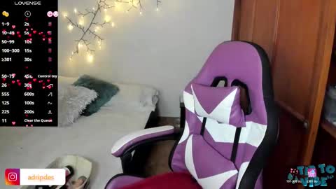 Adriana Paredes  online show from November 29, 2025, 1:14 pm