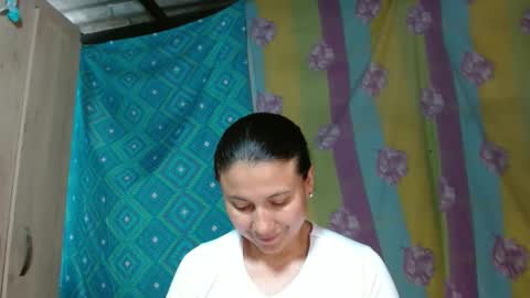 Adriana Tellez online show from January 6, 2025, 6:10 pm