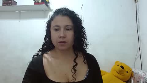 Adriana Tellez online show from October 3, 2025, 1:41 pm