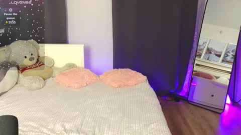 adrianawow1 online show from March 7, 2025, 3:51 am