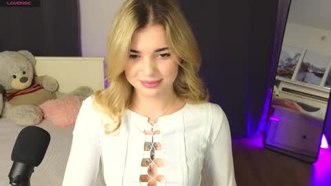 adrianawow1 online show from March 7, 2025, 9:27 pm