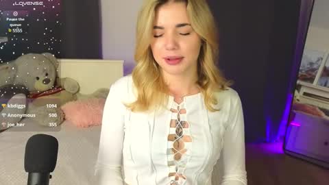 adrianawow1 online show from March 8, 2025, 3:39 am