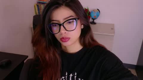 Adriana  online show from May 7, 2026, 9:03 am