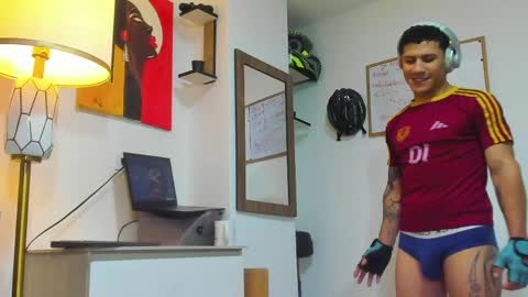 Adrian online show from April 23, 2026, 9:39 pm