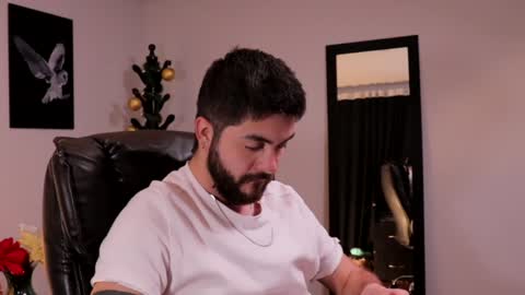 Snapshot of adrianwilliams_ chatting on January 12, 2025, 10:54 pm Adrian Williams online show from January 12, 2025, 10:54 pm