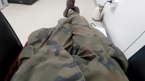 adventure85d4 online show from April 21, 2026, 11:29 pm