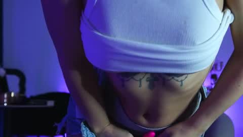 Aelia online show from November 7, 2025, 4:23 am