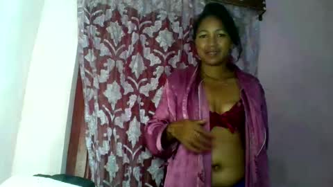 aelyaa online show from May 4, 2026, 6:48 pm