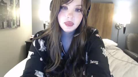 Snapshot of aeris_ellie chatting on October 8, 2025, 3:59 am aeris ellie online show from October 8, 2025, 3:59 am