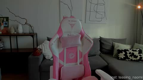 Naomi My instagram account - teasing naomi online show from February 16, 2026, 4:08 am