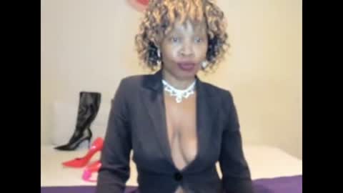 AfricanSquirtQueen online show from May 18, 2026, 4:07 am