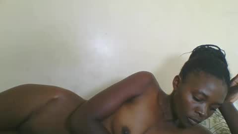 Yvonne online show from February 9, 2026, 12:53 pm