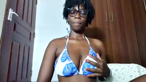 Leah online show from April 24, 2026, 12:46 am
