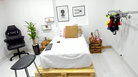 Snapshot of afrodita_martinez chatting on December 18, 2024, 2:28 pm Afrodita online show from December 18, 2024, 2:28 pm