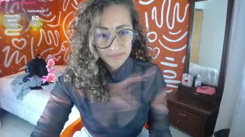 afrodita_solis online show from June 1, 2026, 10:44 pm