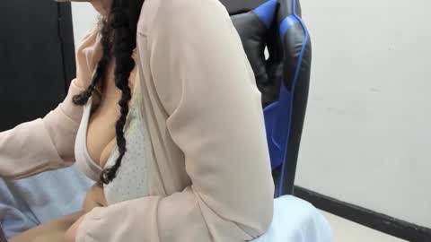 A G A T A  online show from February 6, 2026, 1:25 pm