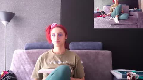 Agata Collinss online show from October 4, 2025, 2:15 pm