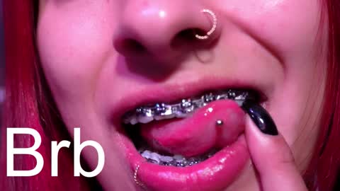 Agata Collinss online show from October 31, 2025, 6:14 am